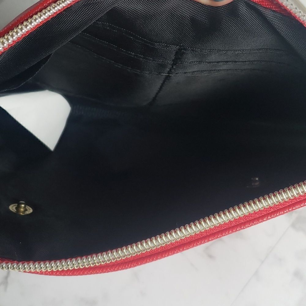 Red Mobile Power Bank Charger Handbag - Picture 10 of 12